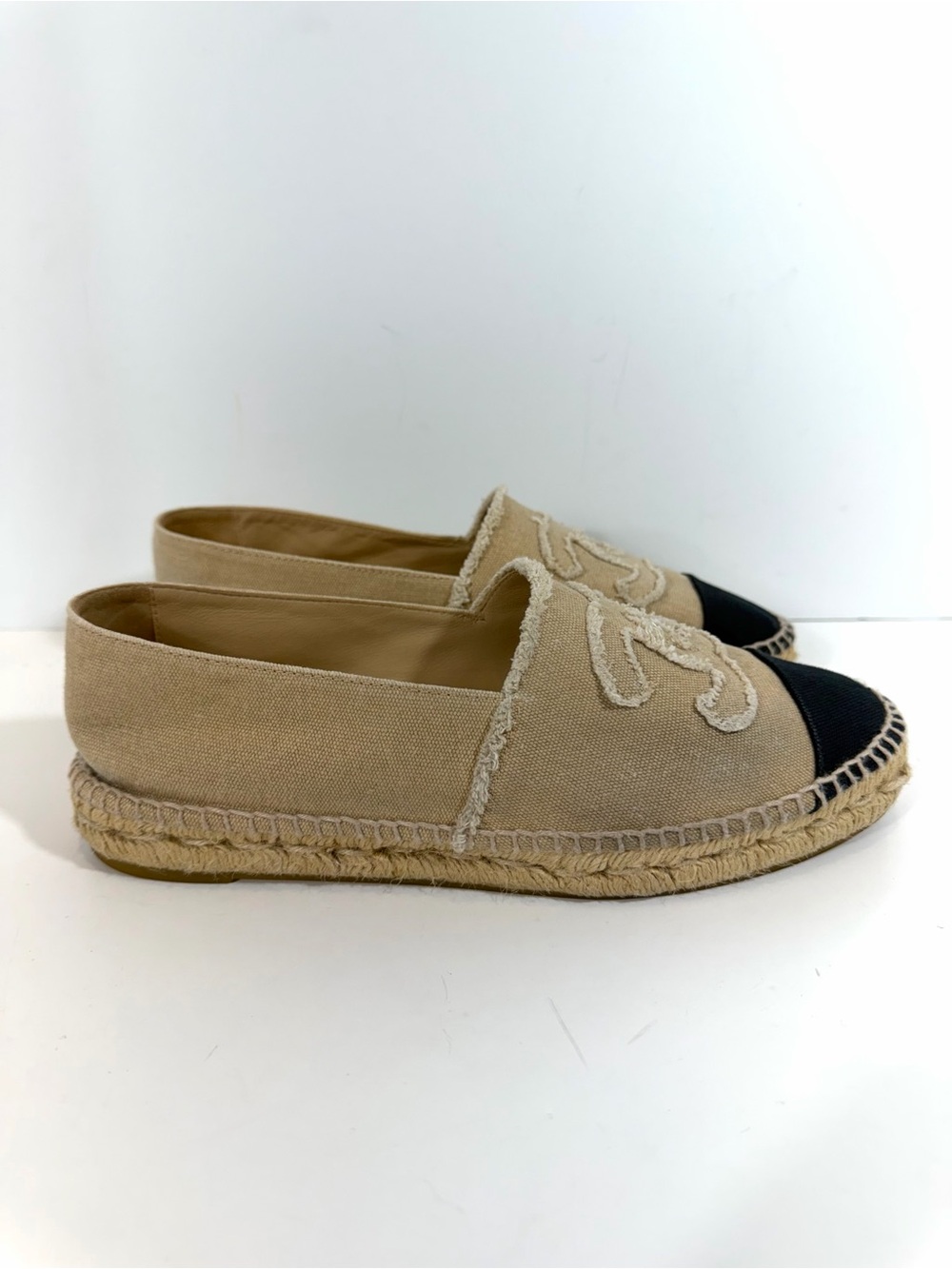 Chanel Canvas CC Logo Espadrilles - Beige & Black Cap Toe - Size 41 Us 11 - Picture 3 of 12